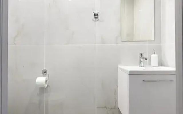 Веста на ул. Оптиков, д. 51, корпус 1