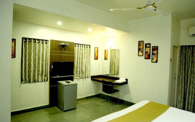 STARiHOTELS Railway Station Surat