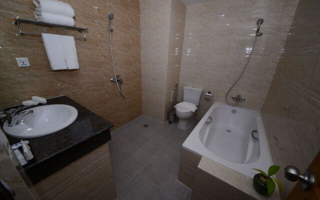 Silver Green Hotel