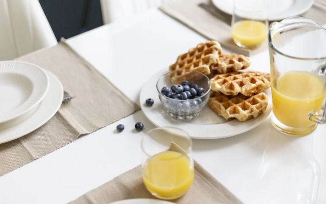 JOIVY Luxurious 2BR Apt w/street view, 2mins to Santa Justa Lift