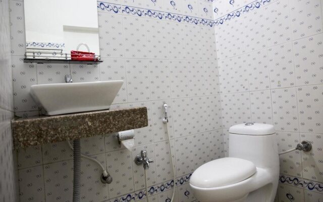 OYO Rooms Rajmahal Square 2