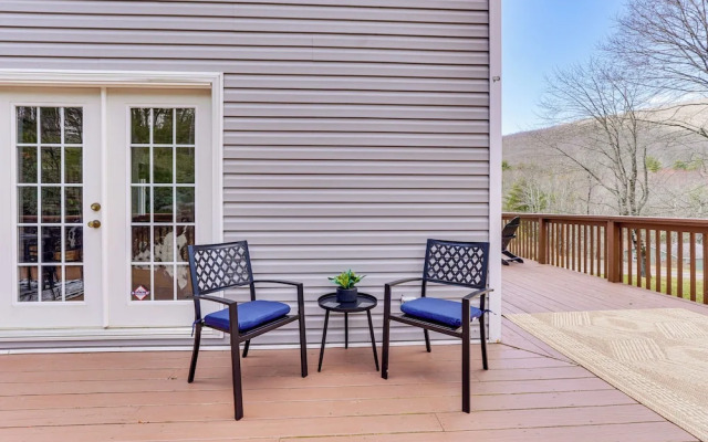 Secluded Kerhonkson Retreat With Deck + Views!