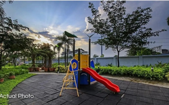 Lovely 2 BR Condo with FREE Secured Parking