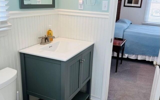 Close Enough 4 Bedroom Home by RedAwning