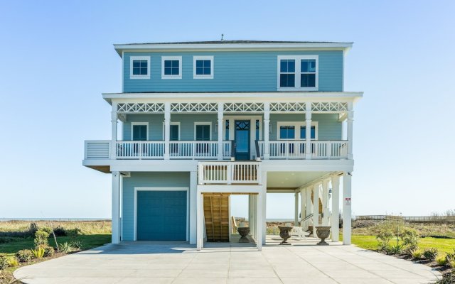 New Listing! Spacious Brand-new Beach 4 Bedroom Home