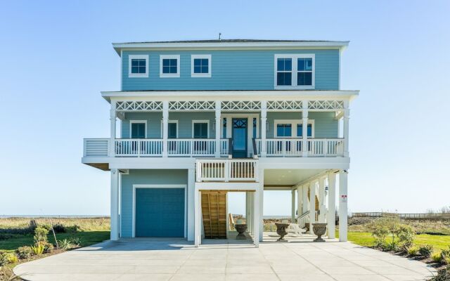 New Listing! Spacious Brand-new Beach 4 Bedroom Home