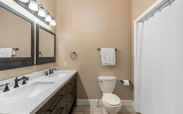 Luxurious Downtown Townhouse