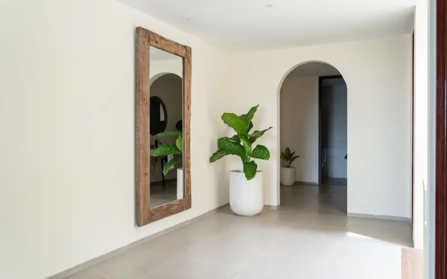 JadenHill CityView 8BR Villa Heated Pool+Movieroom