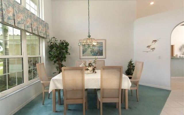 435 - 435 Court 3 Bedroom Home by Redawning