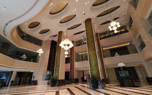 Renaissance Shenzhen Luohu Hotel