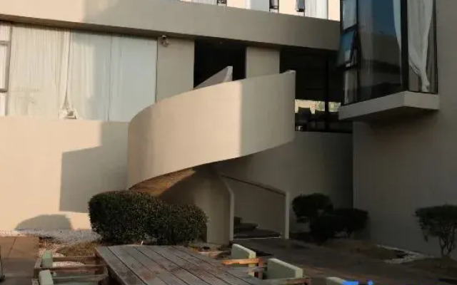 White House Weichi Hostel