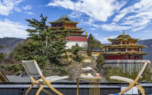 Yunguan Accord Homestay – Outside – Shangri-La