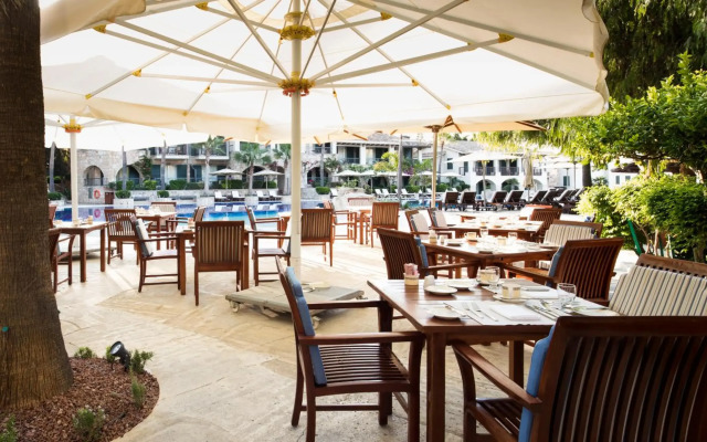 Columbia Beach Resort