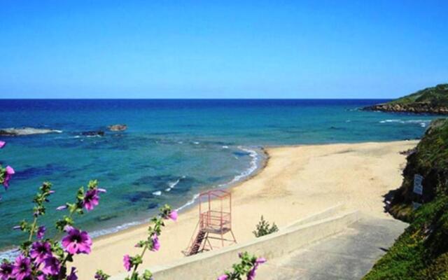 Comodo appartamento in villa 150 mt dal mare