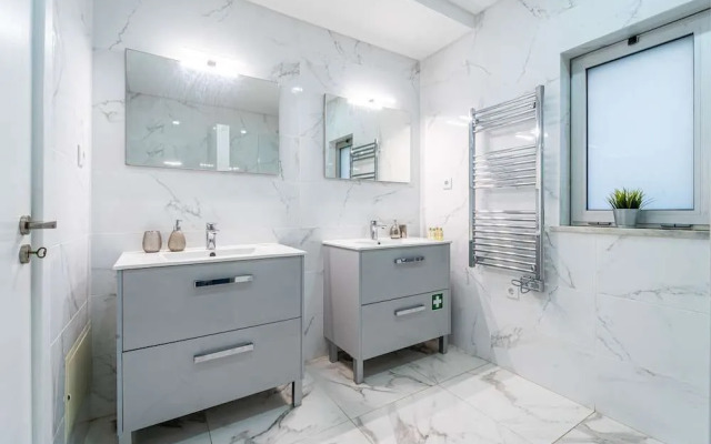 Villa Veneza by Hellovacations