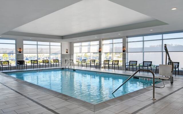 Courtyard by Marriott Hamilton