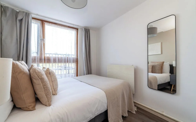 Spacious 4 bed flat in Chelsea