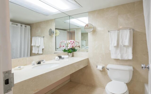 The Roslyn, Tapestry Collection by Hilton