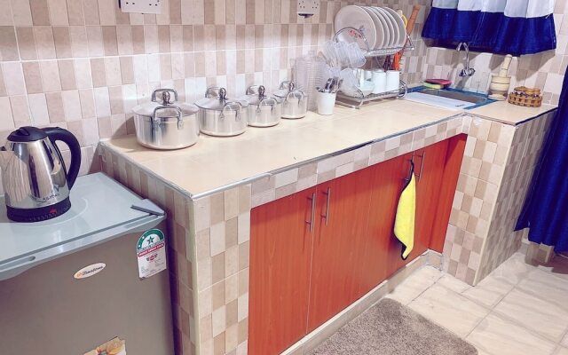 Lux Suites Polytech Court Apartments