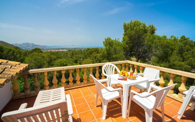 Stunning Villa With Panoramic Views & Private Pool