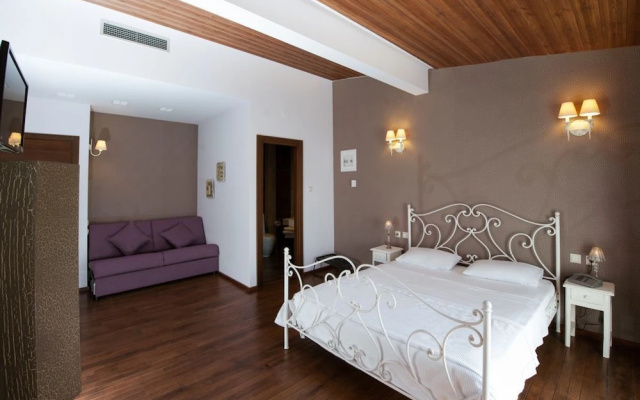 Polys Guest House