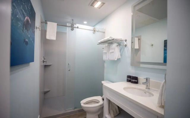 Sugarloaf Key Hotel at KOA Resort