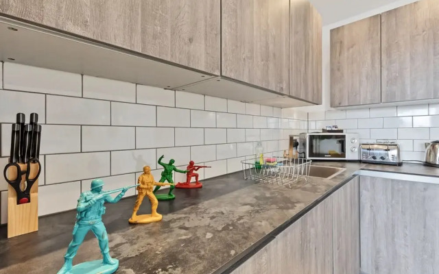 Right On : Bright On Apartment 1E | By My Getaways