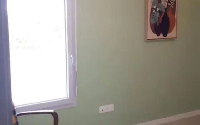 T2 avec balcon tout équipé 300m marché central