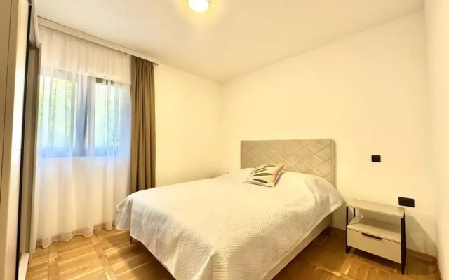 Sunny Bay Apartments
