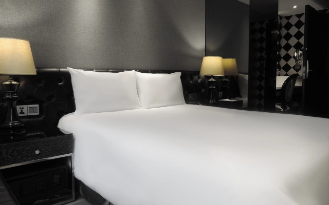 CHECK inn Taipei Main Station