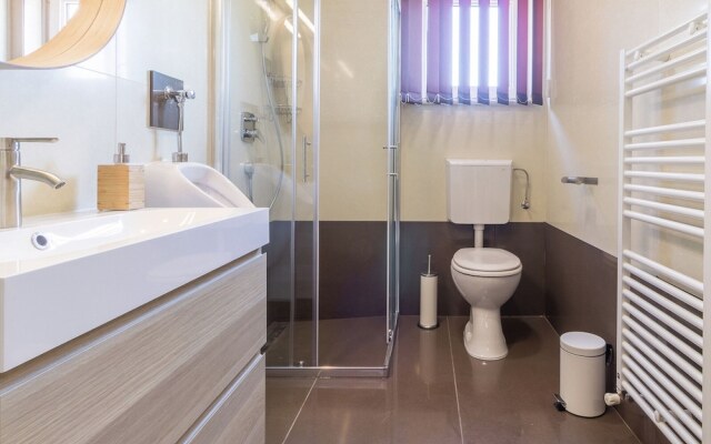 Villa in Pula With Swimming Pool