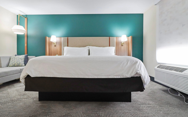 Holiday Inn Quincy East by IHG