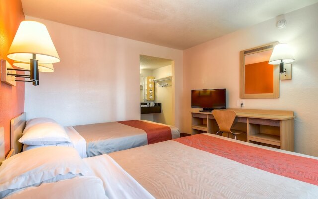 Motel 6 Los Angeles - Hacienda Heights