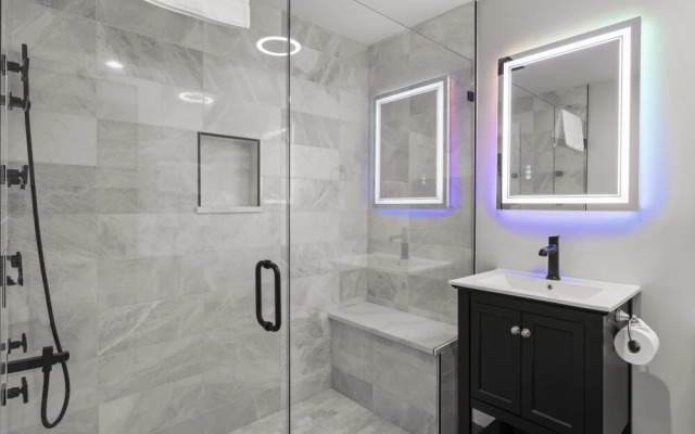 Montecito Luxe 3-villa Retreat w Pool Courtyard