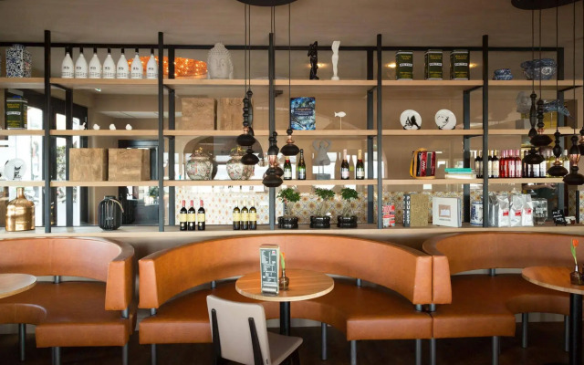 Hotel Café Restaurant Monopole