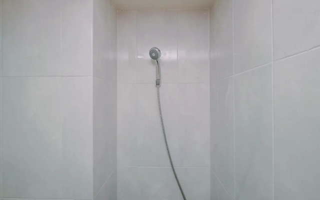 Comfy Studio At Evenciio Margonda Apartment