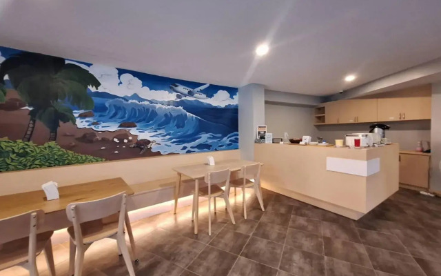 Atom Phuket Hotel