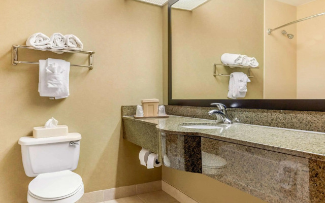 Quality Suites Sherman