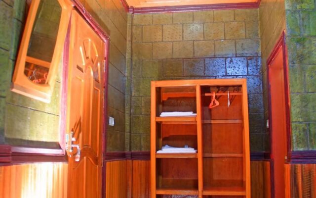 Golden Mrauk U Guest House