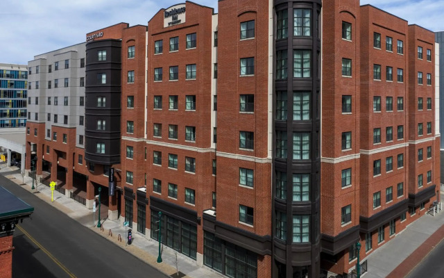 Courtyard Syracuse Downtown At Armory Square