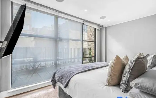 The Legacy Apartment - Soho - by Frankie