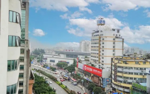 Sunday Hotel (Guilin Railway Station) – Outside – Guilin