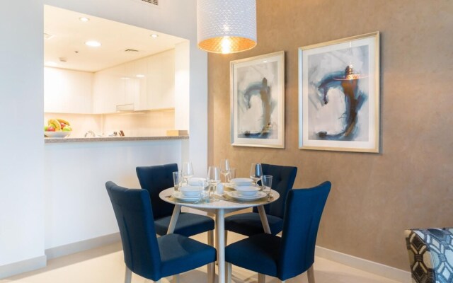 Chic Apt w Burj Khalifa Dancing Fountain View