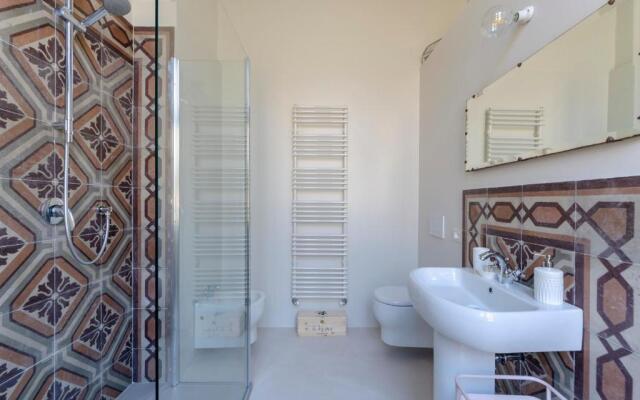 ALTIDO Spacious Flat for 6, close to Via Garibaldi