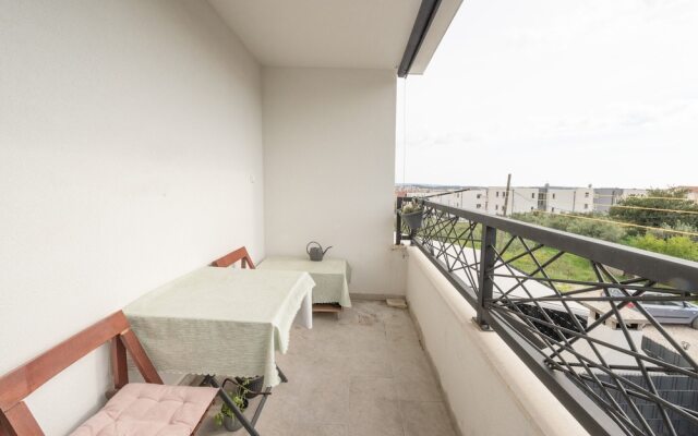 Modern Apartment Domina, With Balcony and Parking