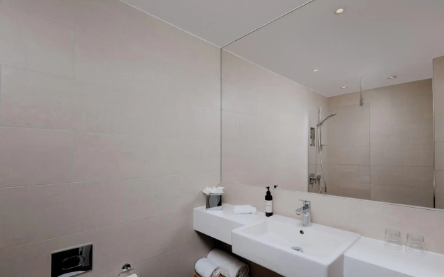 The Lincoln Suites