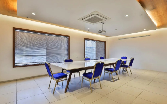 Oyo 26587 the Grand Vatika