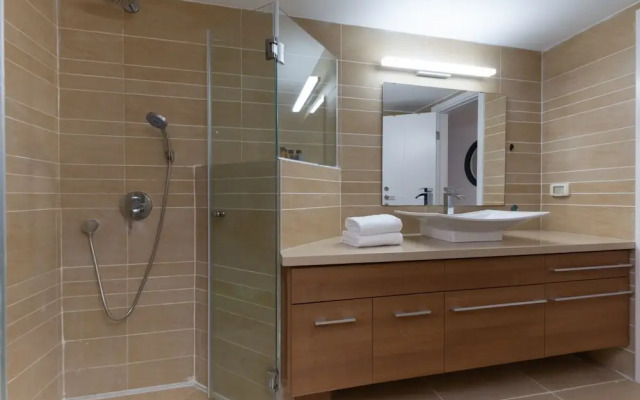 Huge Pampering Villa 5 BR with Jacuzzi