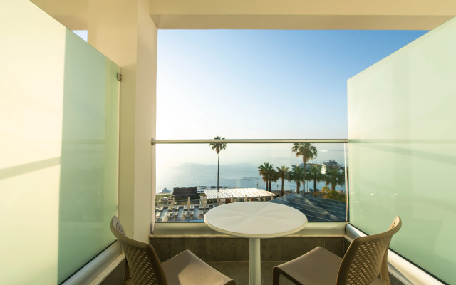 Evalena Beach Hotel
