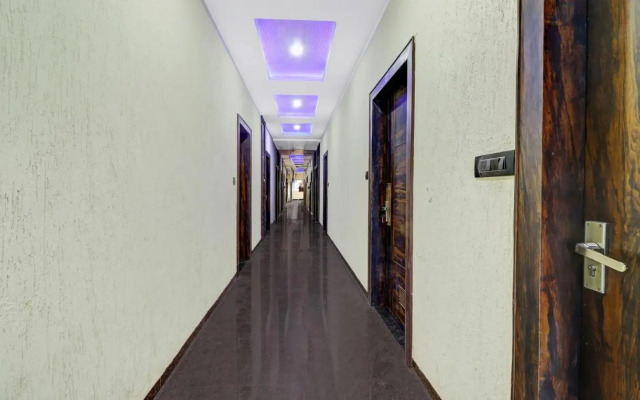 Itsy Hotels Anjali Mahal 500, Mtrs From Mathura Railway Station